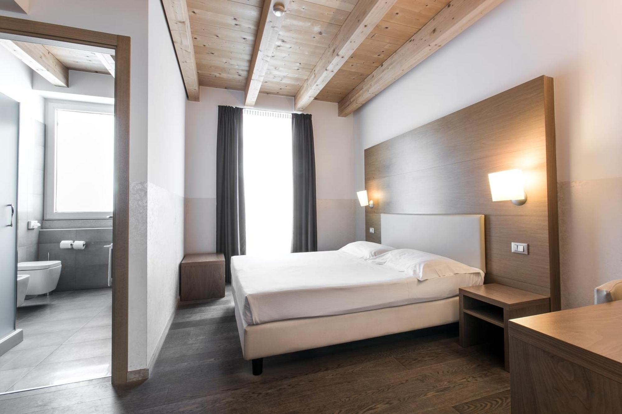 דוסובונו Hotel Opera מראה חיצוני תמונה
