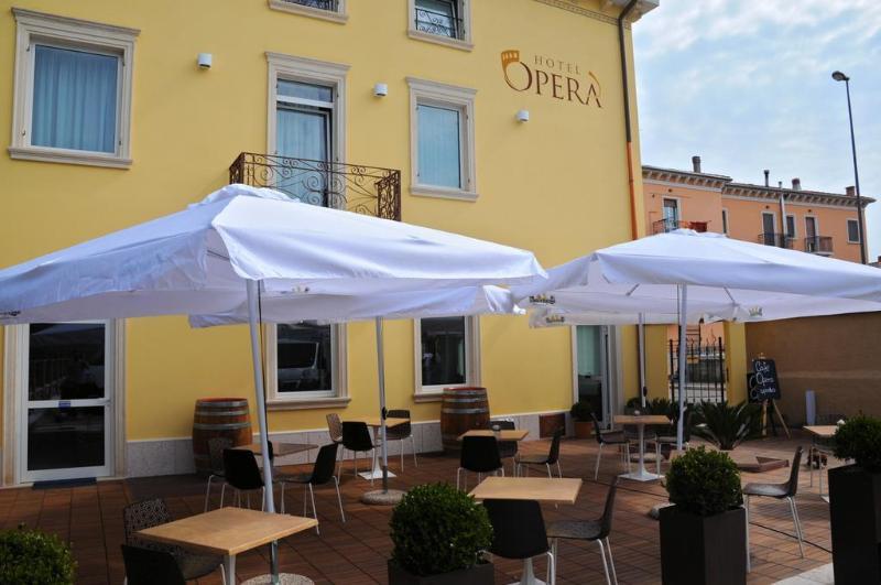 דוסובונו Hotel Opera מראה חיצוני תמונה