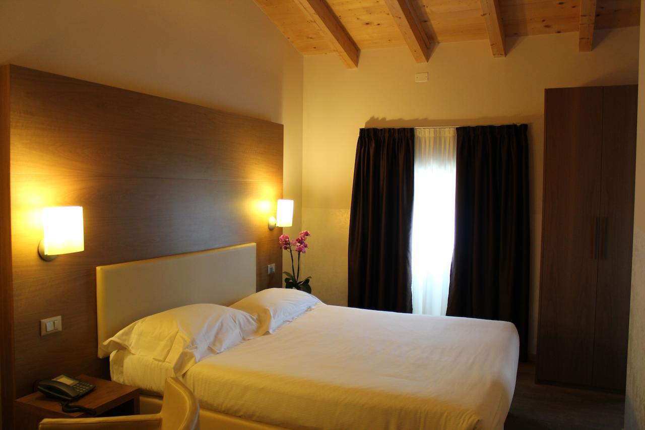 דוסובונו Hotel Opera מראה חיצוני תמונה