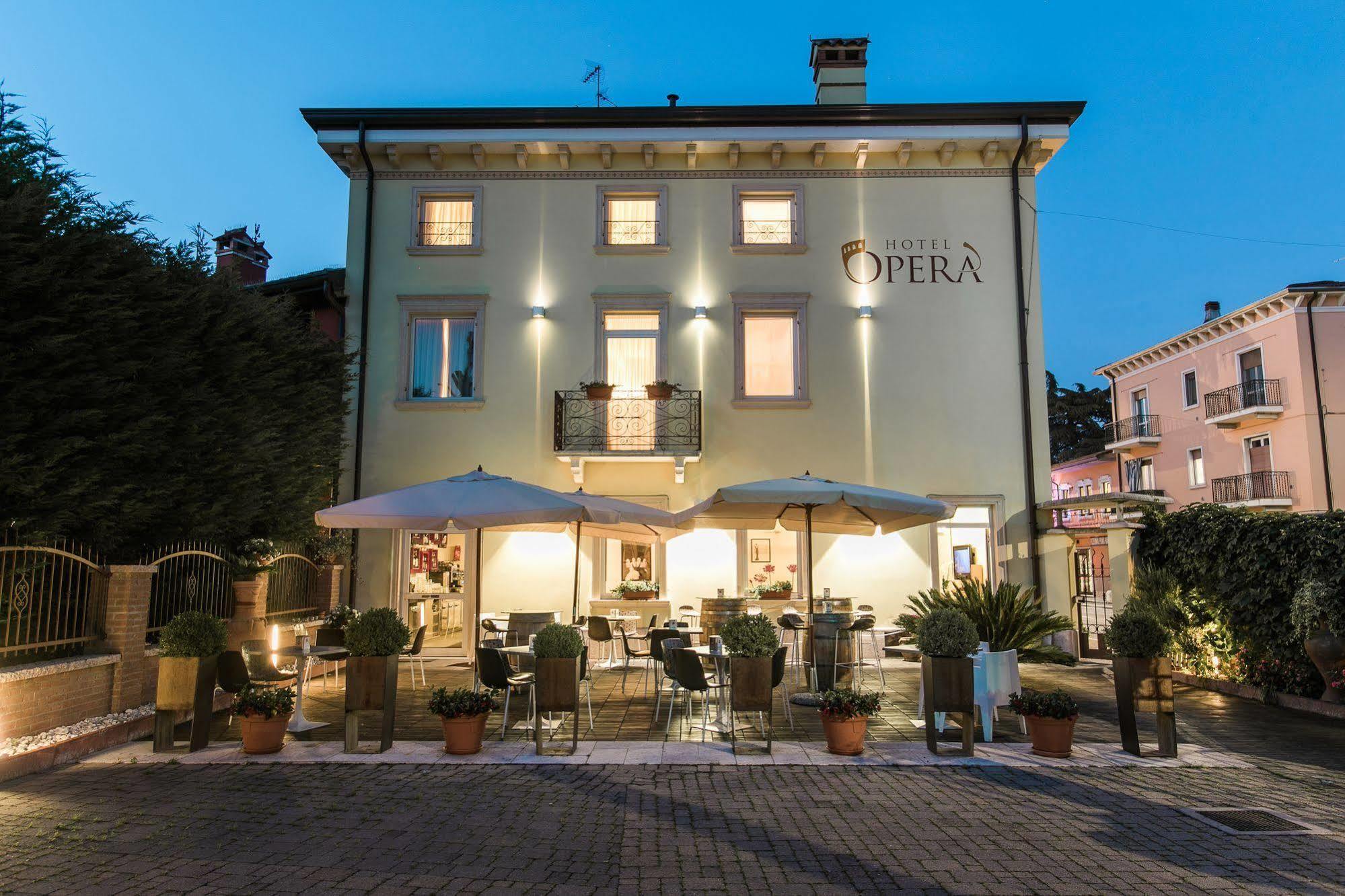 דוסובונו Hotel Opera מראה חיצוני תמונה